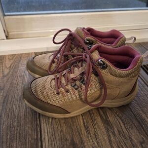 Vionic Cypress Hiking/Walking Shoes